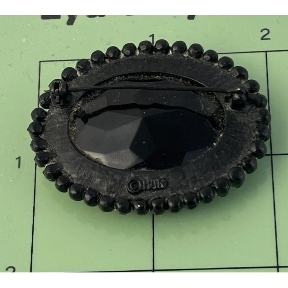 Vintage Retro HAR Black Cut Glass Cab Black Rhinestone Japanned 2” Oval Brooch